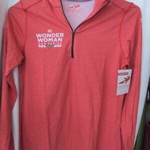 NWT - Wonder Woman Run Series 1/4 Zip Top - S